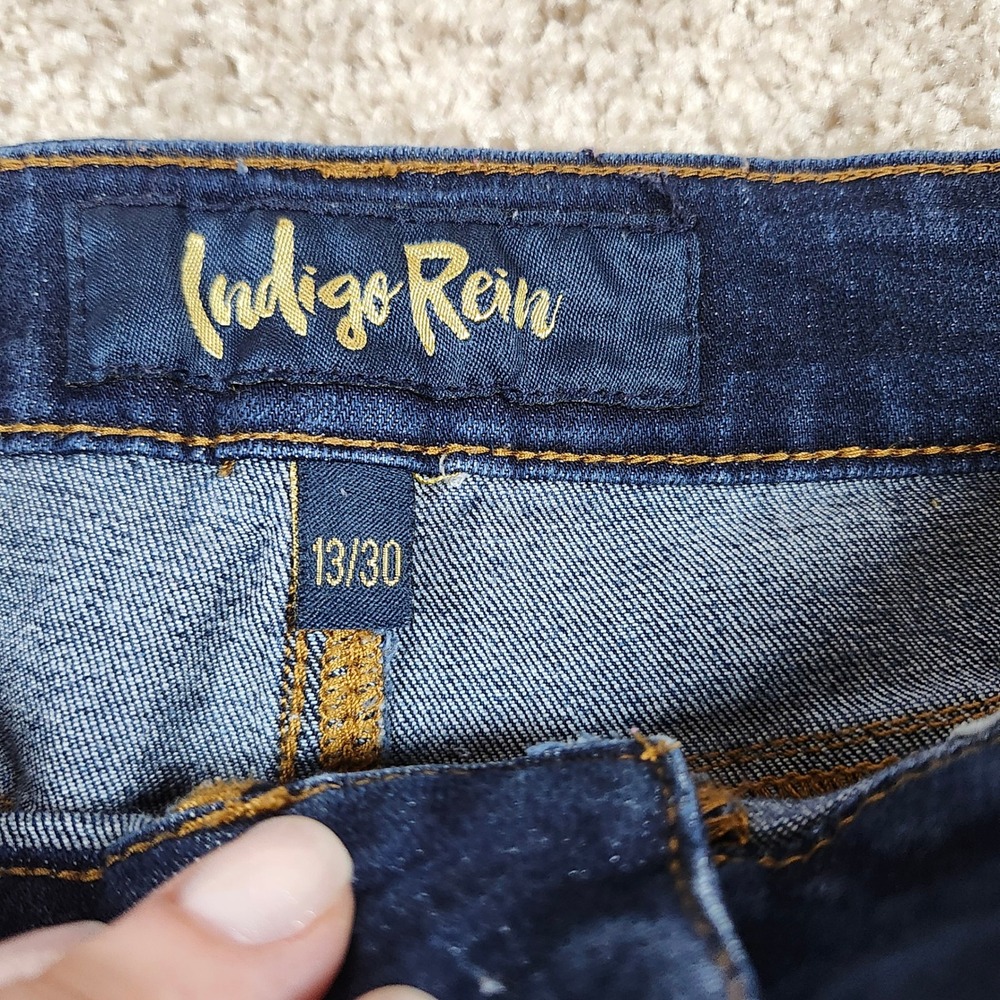 Indigo Rein Womens Dark Wash Distressed Raw Hem Denim Jean Shorts Size 13/30 - Picture 2 of 7